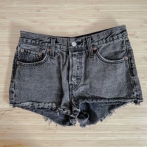 Levi Black Shorts